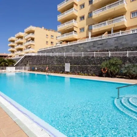 Heated Pool,parking,air,wifi Lägenhet