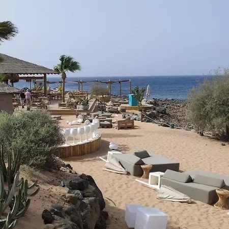 Heated Pool,parking,air,wifi