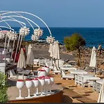 Heated Pool,parking,air,wifi