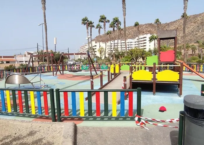 Heated Pool,parking,air,wifi